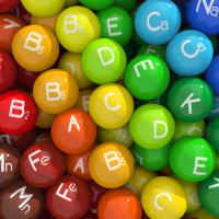 deficiencia nutricional labio hinchado