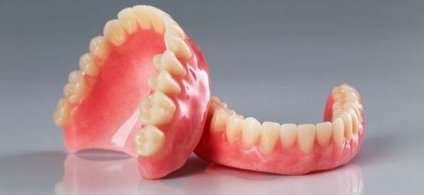 protesis causa paladar blanco