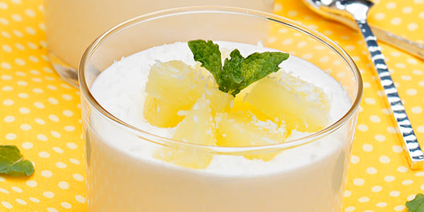 yogur y piña lengua marron